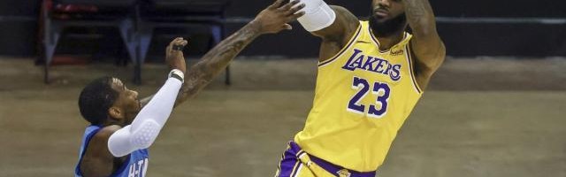 九游娱乐-韦德：除了罚球詹姆斯无所不能 他现在更加全面了